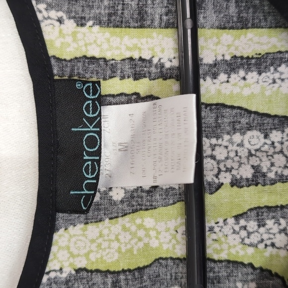 Cherokee Green Black Zebra Knit Side Scrub Top Size Medium - Picture 2 of 5